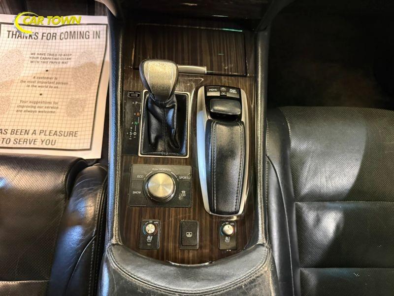 Vehicle photo 21