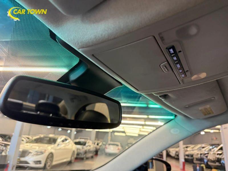 Vehicle photo 22