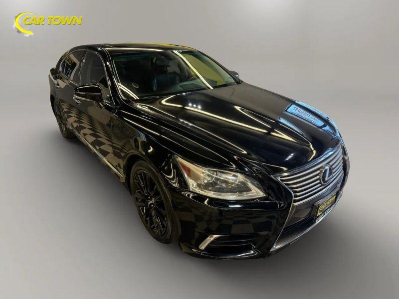 Vehicle photo 5
