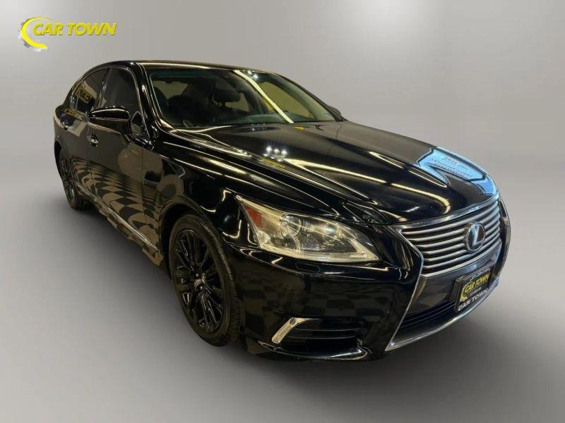 Vehicle photo 6