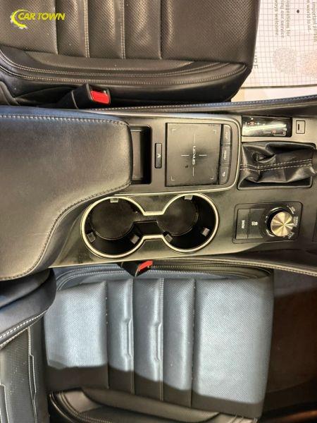 Vehicle photo 20