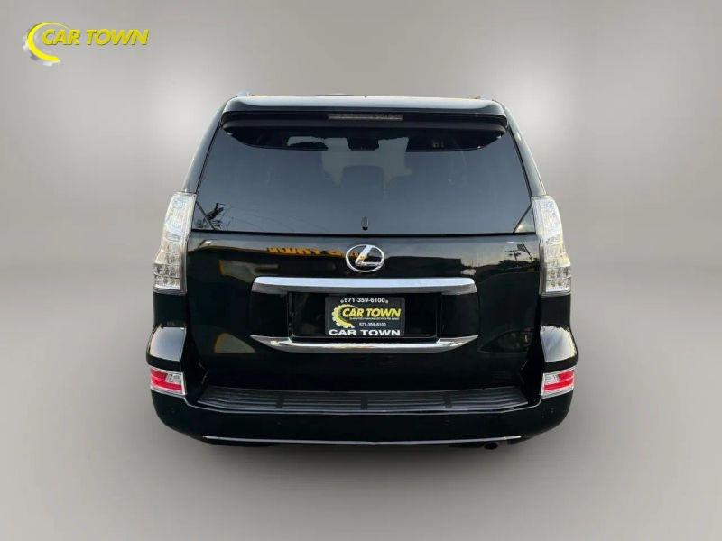 Vehicle photo 10