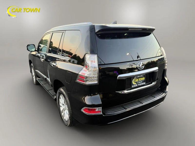 Vehicle photo 12
