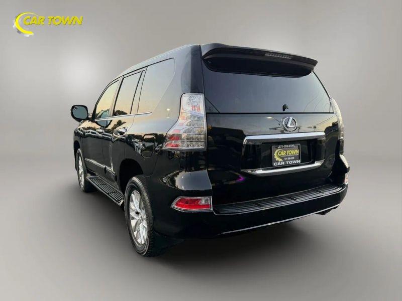 Vehicle photo 13