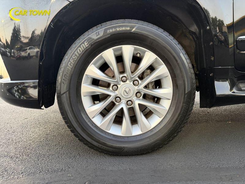 Vehicle photo 15