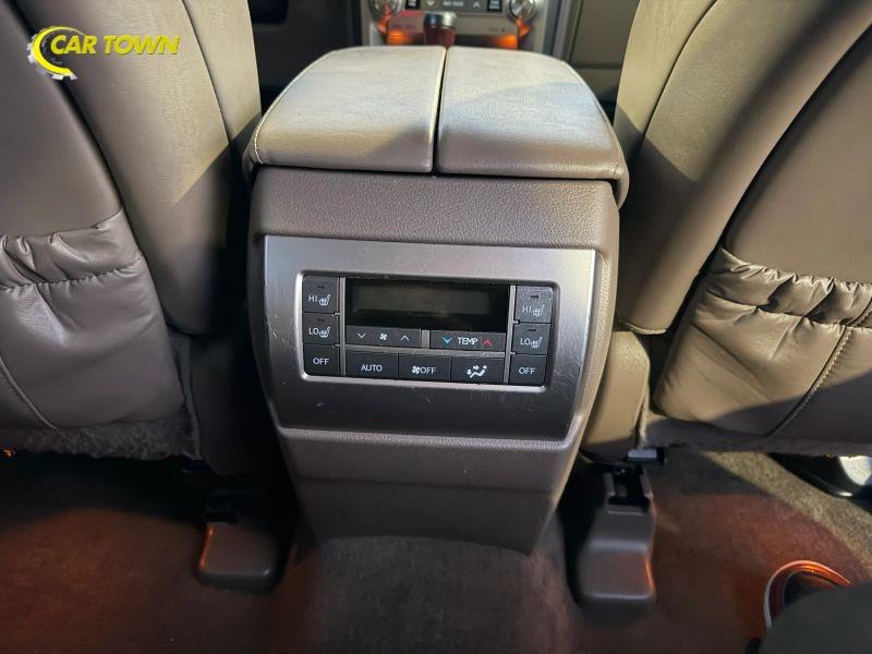 Vehicle photo 29