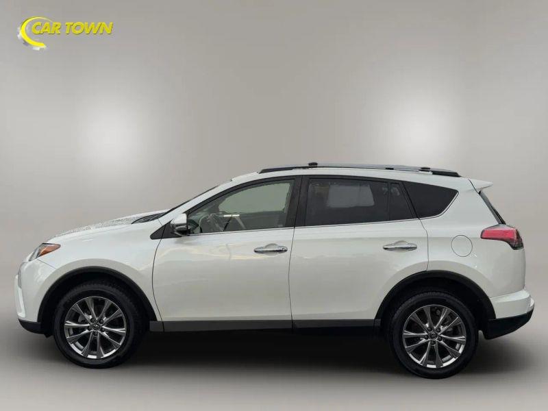 Vehicle photo 14