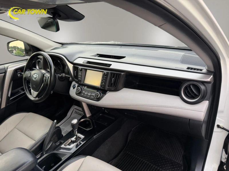 Vehicle photo 21