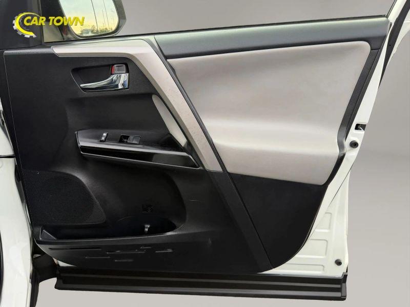 Vehicle photo 22