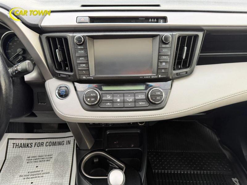 Vehicle photo 32