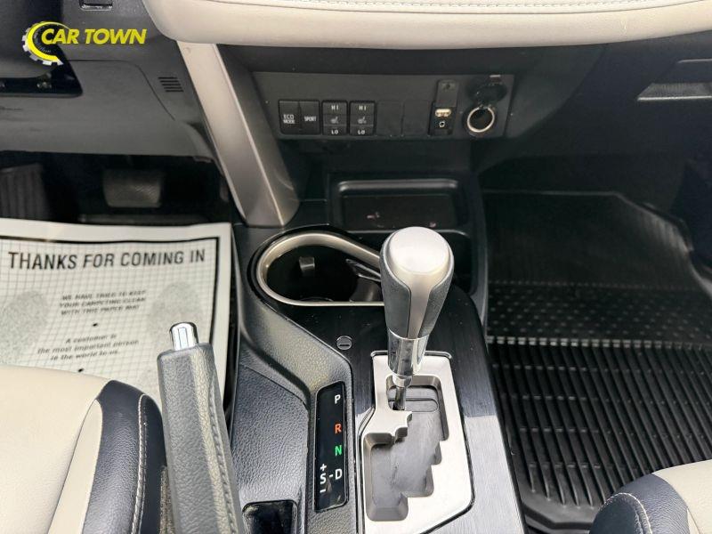 Vehicle photo 33