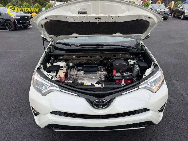 Vehicle photo 37