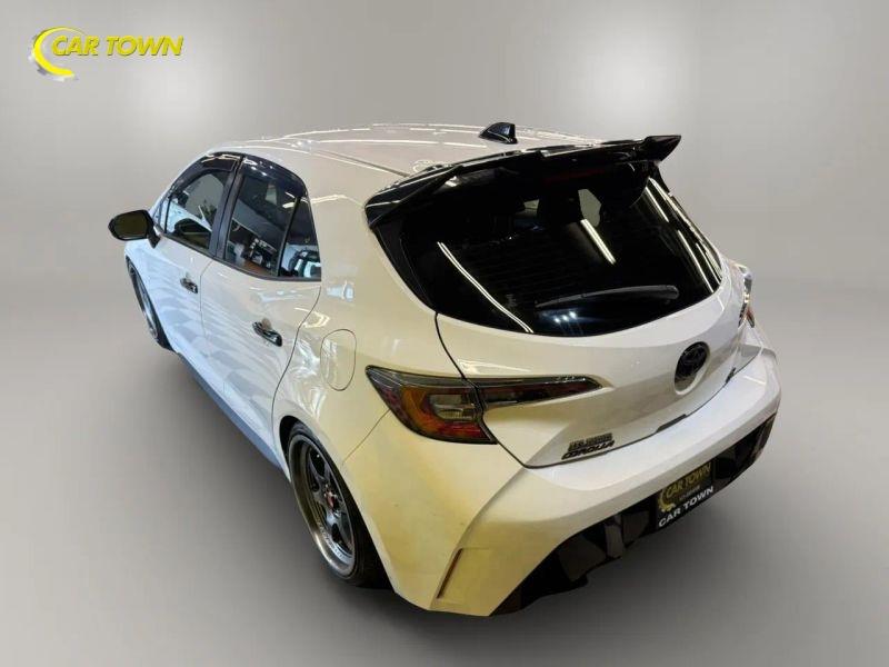 Vehicle photo 12