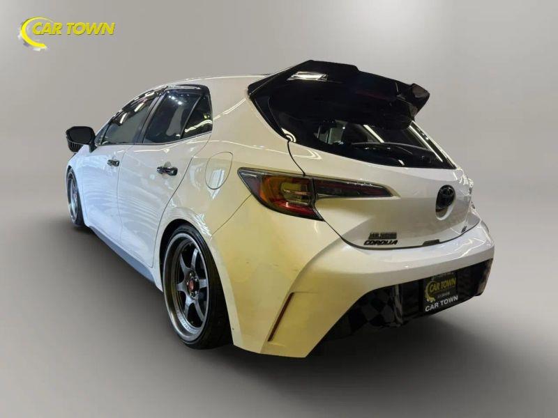 Vehicle photo 13