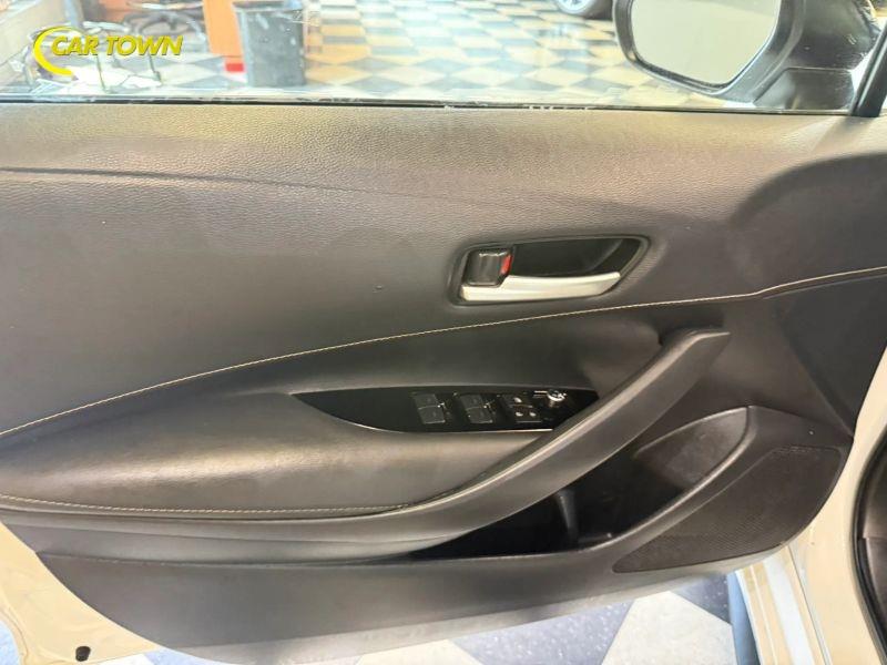 Vehicle photo 19