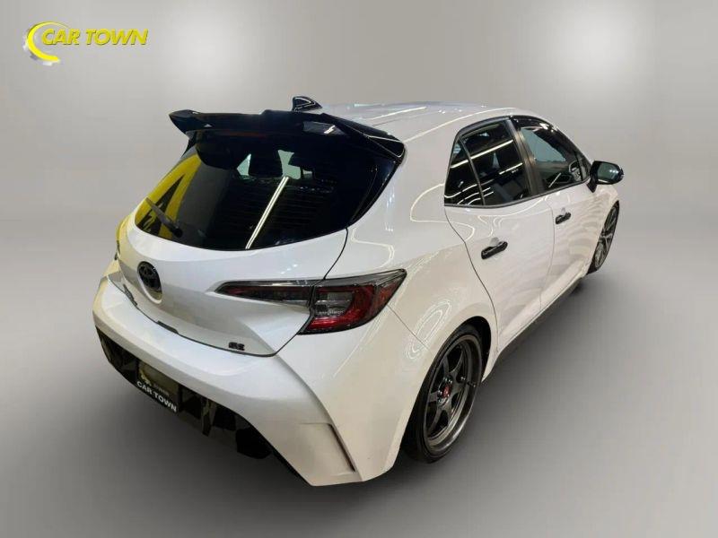 Vehicle photo 8