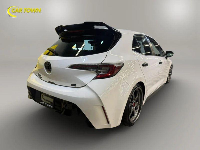 Vehicle photo 9