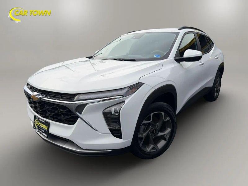 Vehicle photo 2