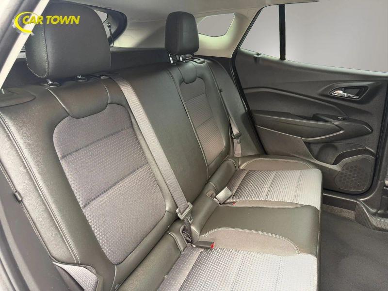 Vehicle photo 22