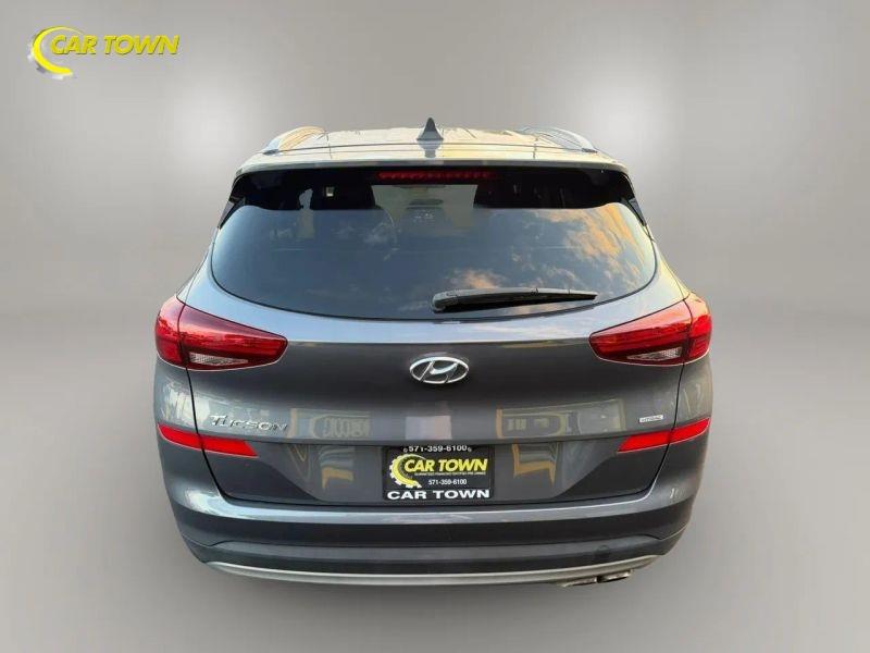 Vehicle photo 10