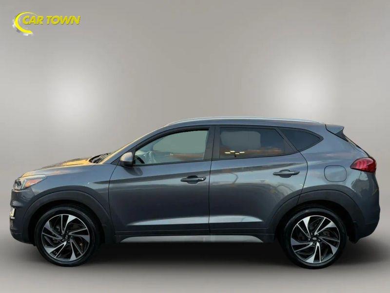 Vehicle photo 14