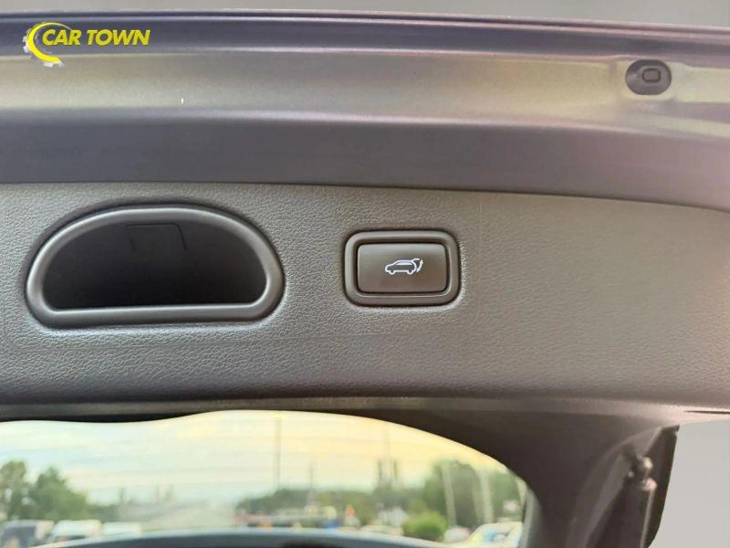 Vehicle photo 27