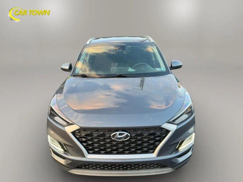 Vehicle photo 3