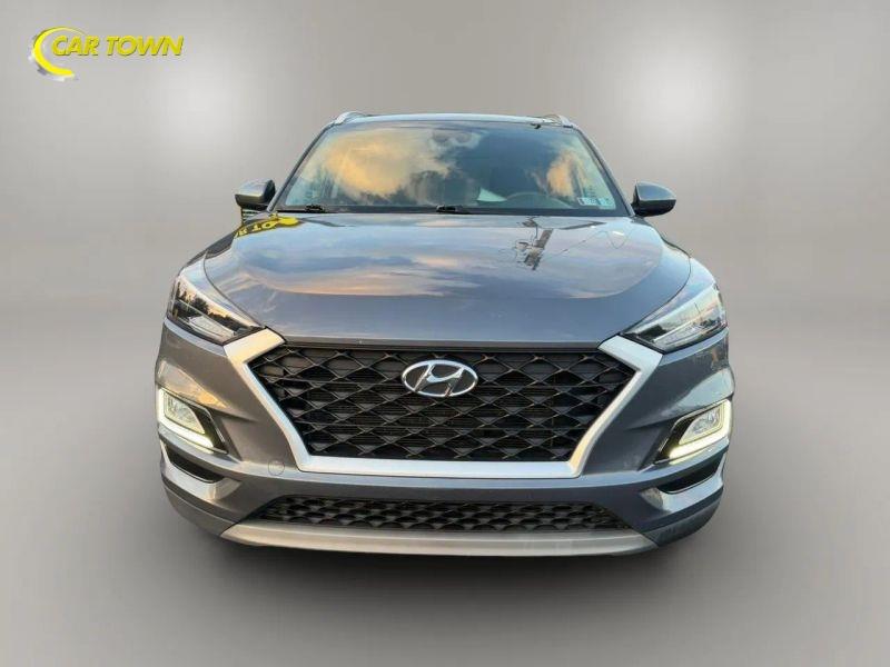Vehicle photo 4