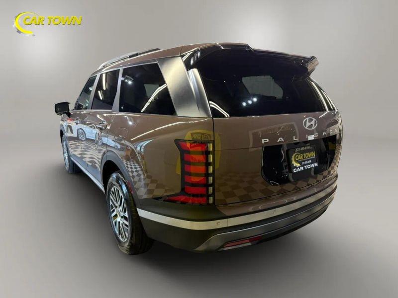 Vehicle photo 13