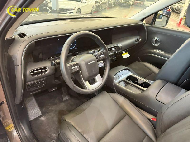 Vehicle photo 16