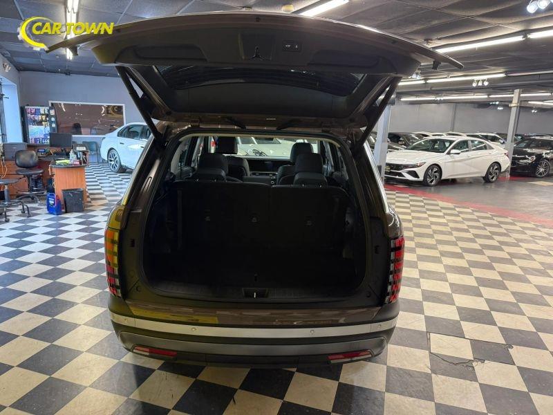 Vehicle photo 32
