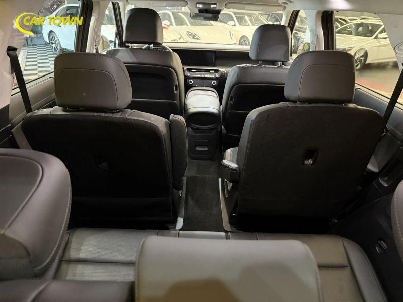 Vehicle photo 33