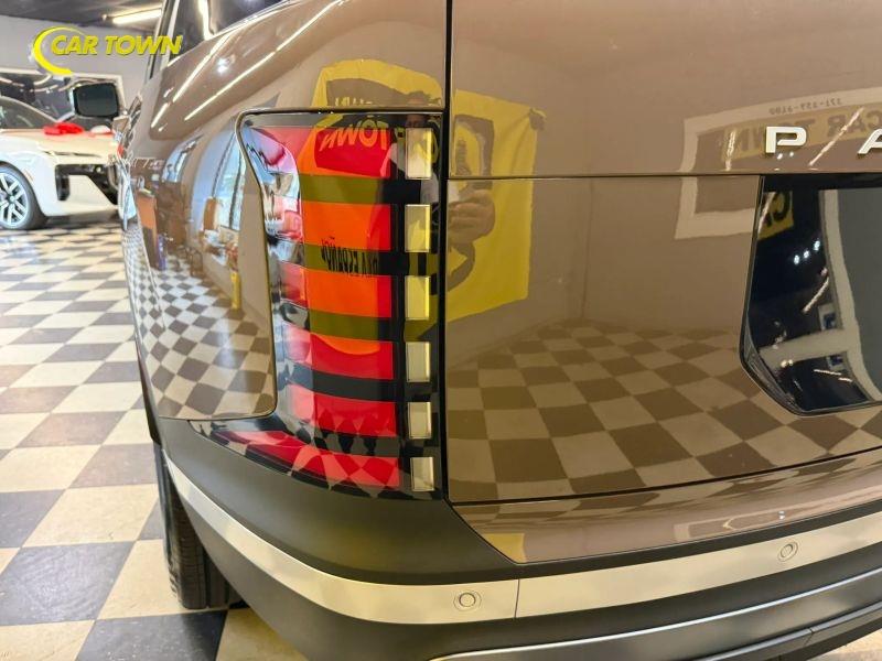 Vehicle photo 35