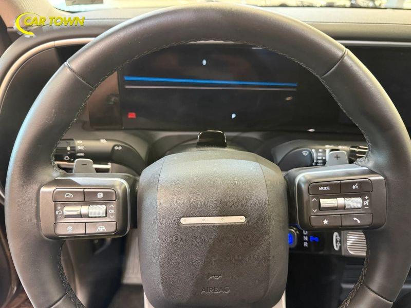 Vehicle photo 42