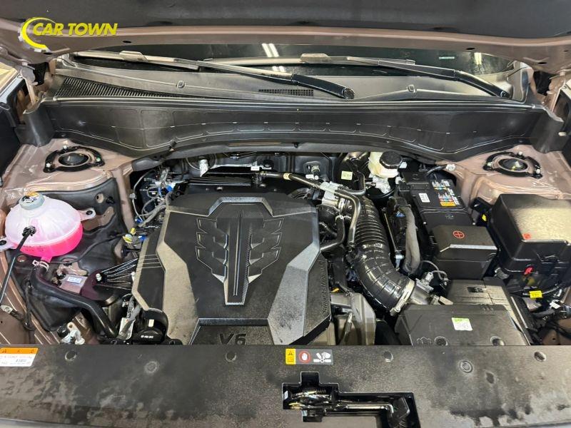 Vehicle photo 43