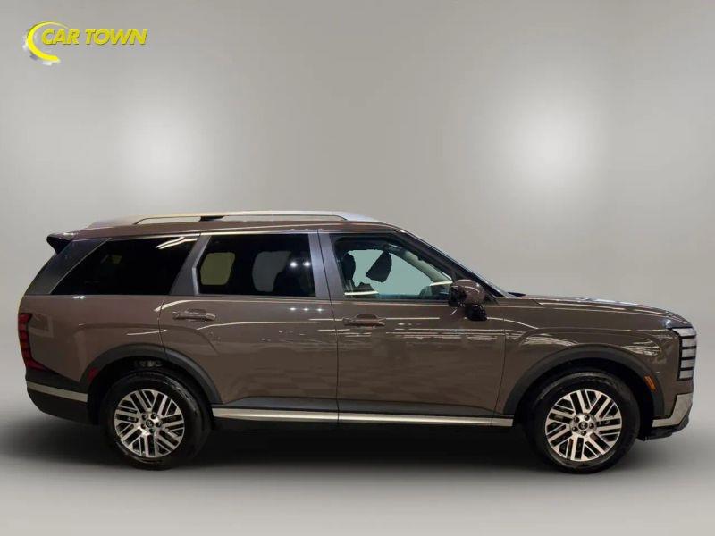 Vehicle photo 7