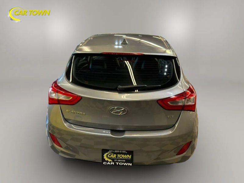 Vehicle photo 10