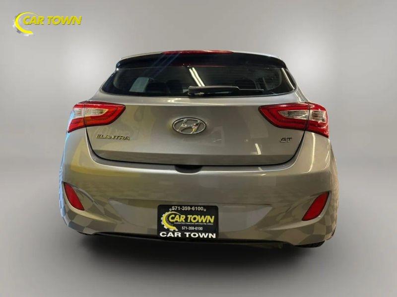Vehicle photo 11