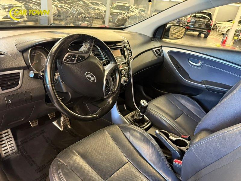 Vehicle photo 16