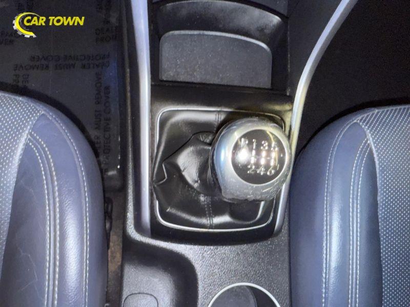 Vehicle photo 22