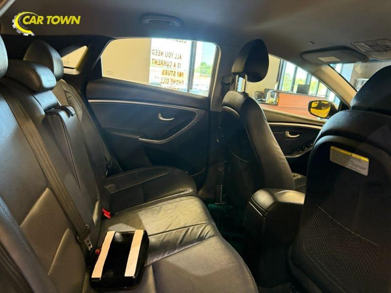 Vehicle photo 31