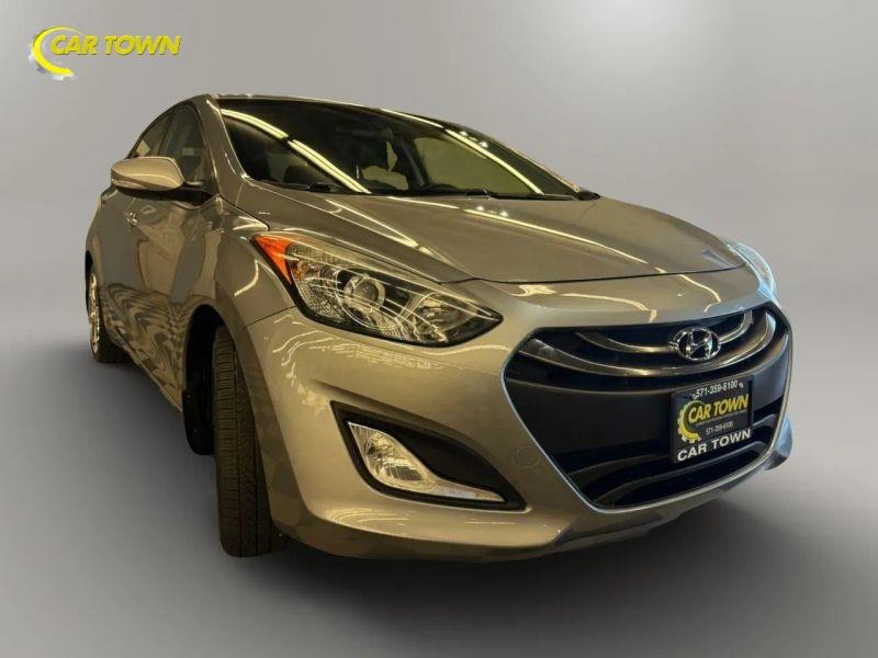 Vehicle photo 6