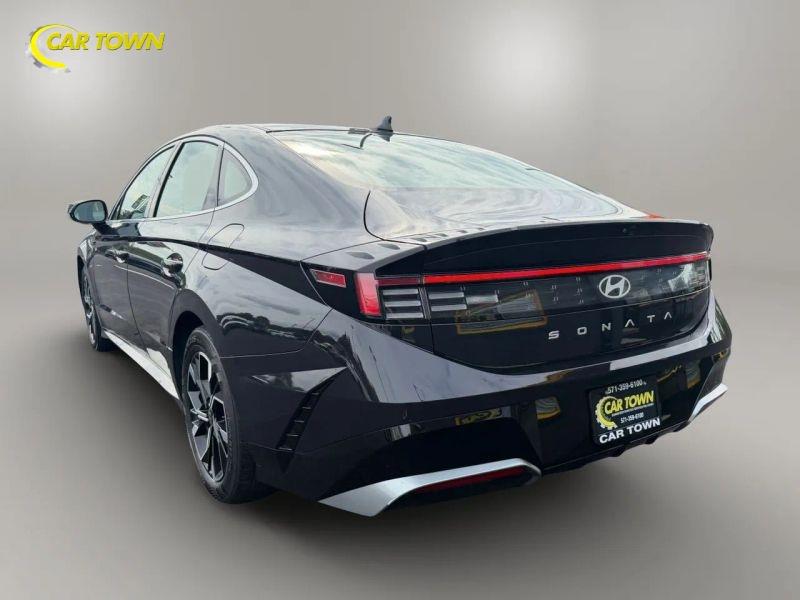 Vehicle photo 11