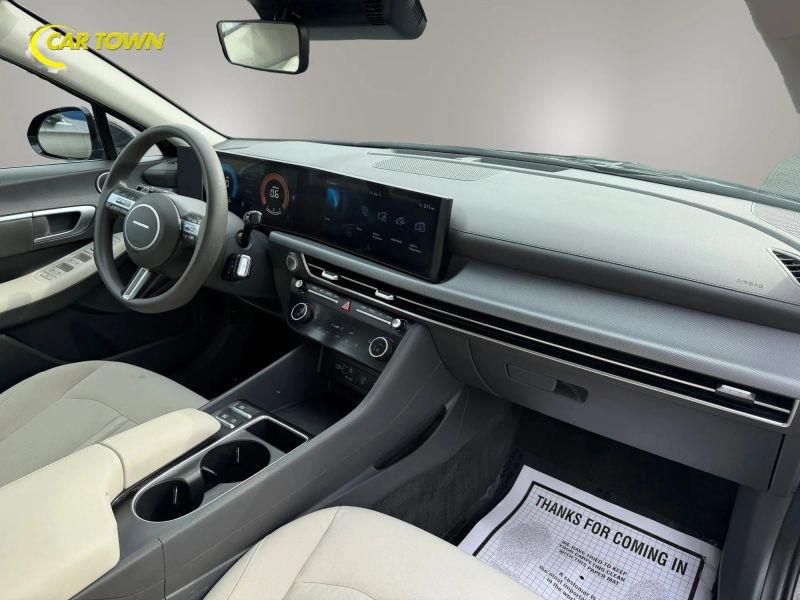 Vehicle photo 20
