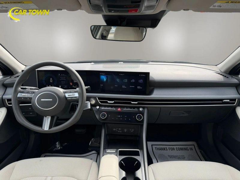 Vehicle photo 27