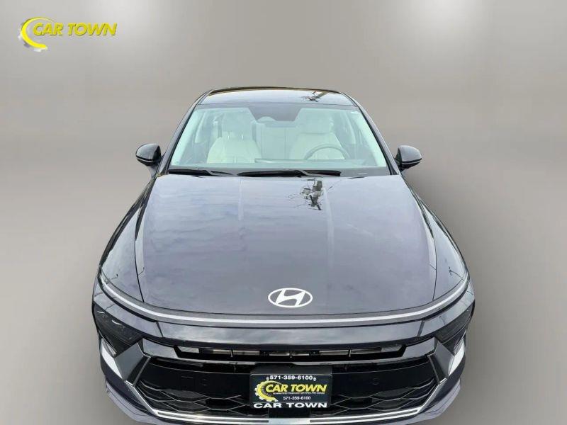 Vehicle photo 3