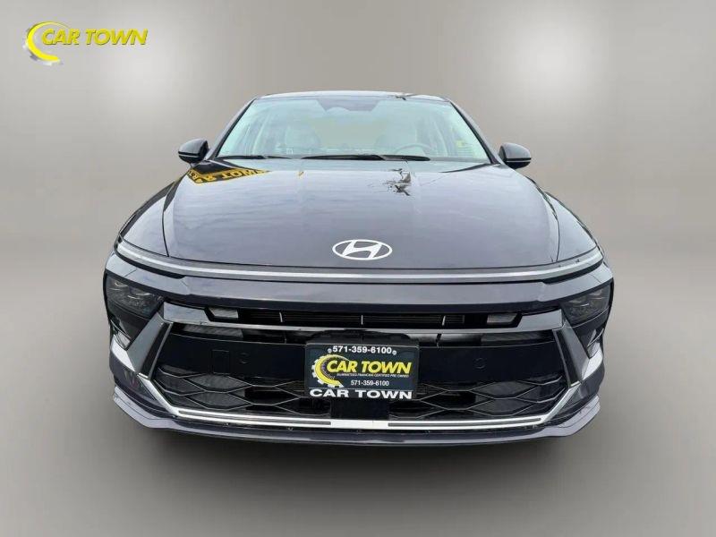 Vehicle photo 4