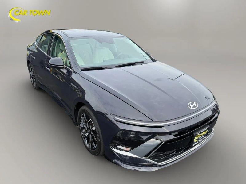 Vehicle photo 5