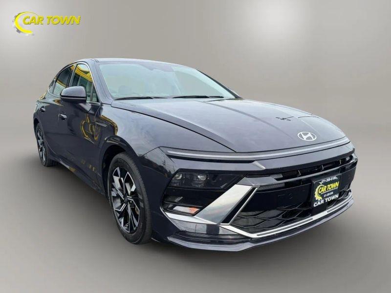 Vehicle photo 6