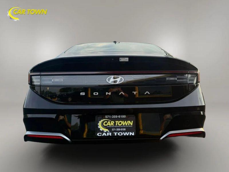 Vehicle photo 11
